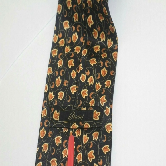 Recent BRIONI Handmade in Italy 100 % Silk men's - Picture 2 of 8